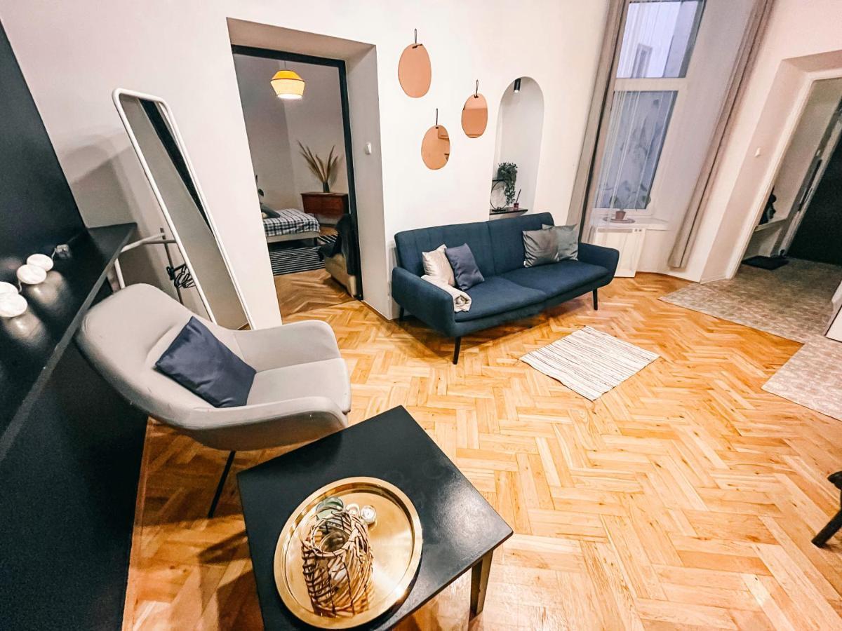 Apartment Dunajewskiego 1 *